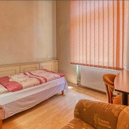 Hotel Skoliace Stredisko Ives *