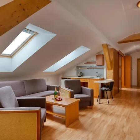 Hotel Skoliace Stredisko Ives *