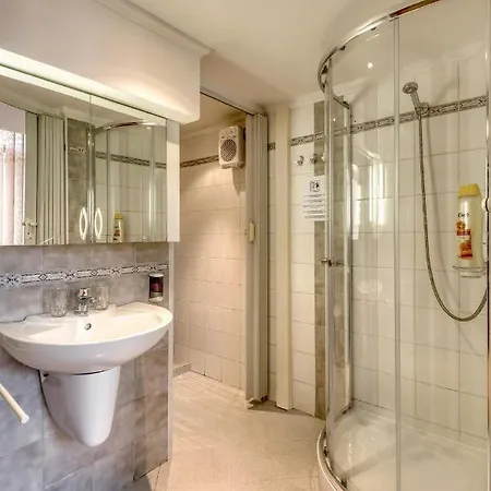 Hotel Skoliace Stredisko Ives Koszyce