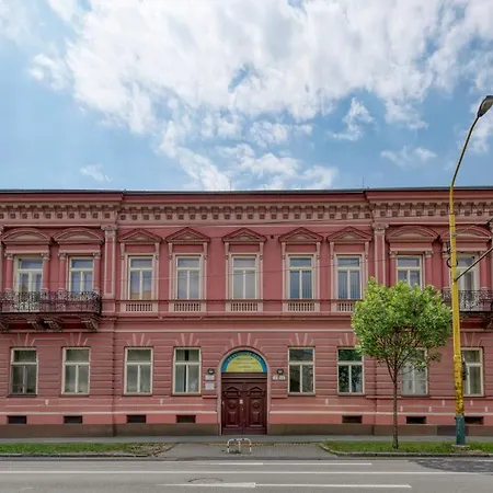 Hotel Skoliace Stredisko Ives Koszyce