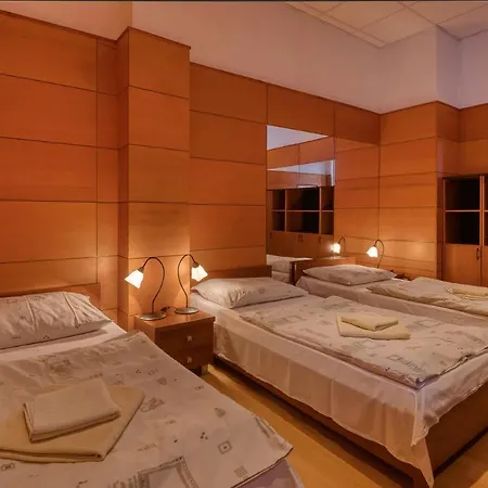 Hotel Skoliace Stredisko Ives Koszyce