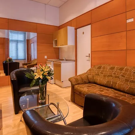 Skoliace Stredisko Ives Hotel *